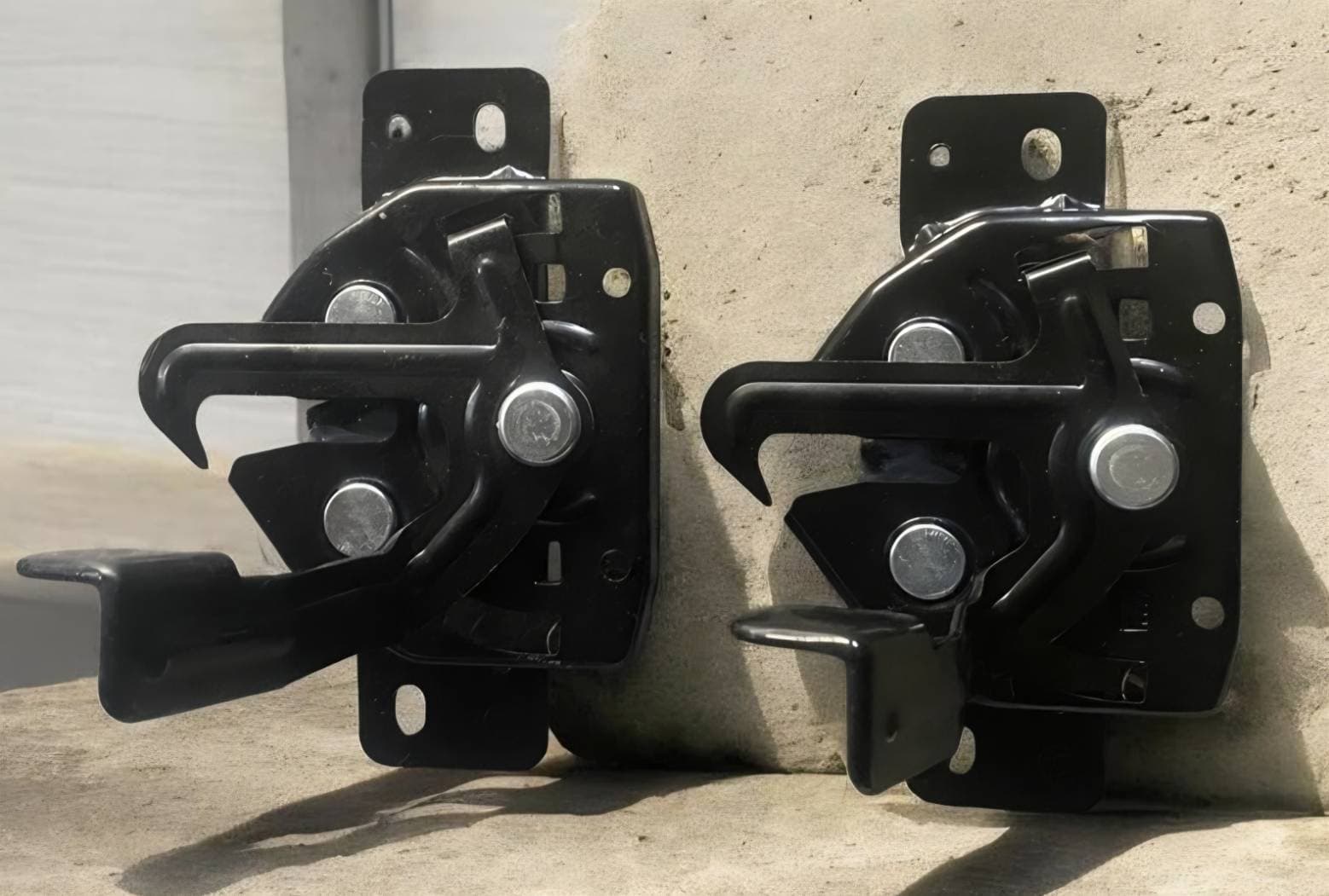 กลอนล๊อคฝากระโปรงหน้า