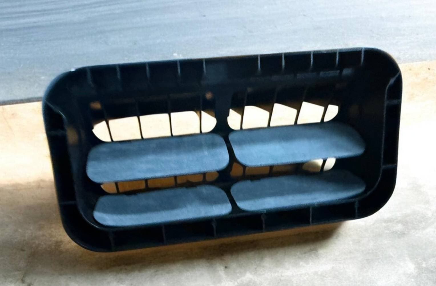 พลาสติกปิดช่องลมหลัง