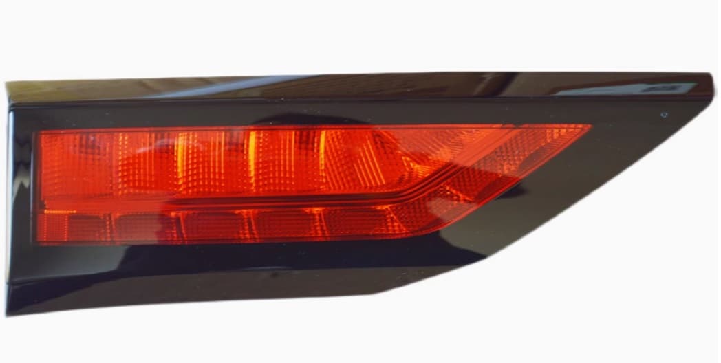 ไฟท้ายติดฝากระโปรงหลัง